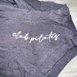 CLUB PILATES open back tank small Navy